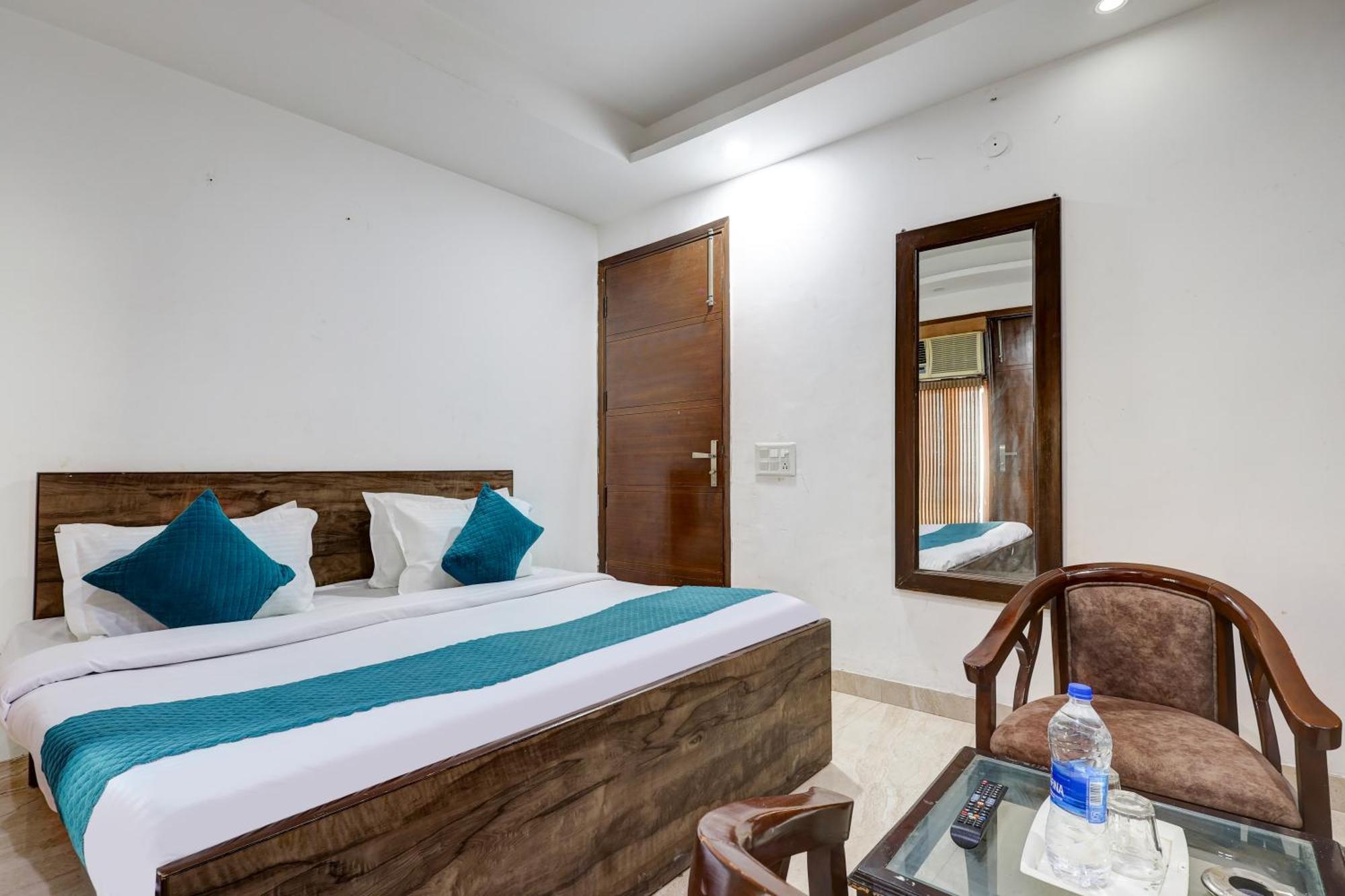 Hotel Aron By The Premium Villa New Delhi Exterior photo